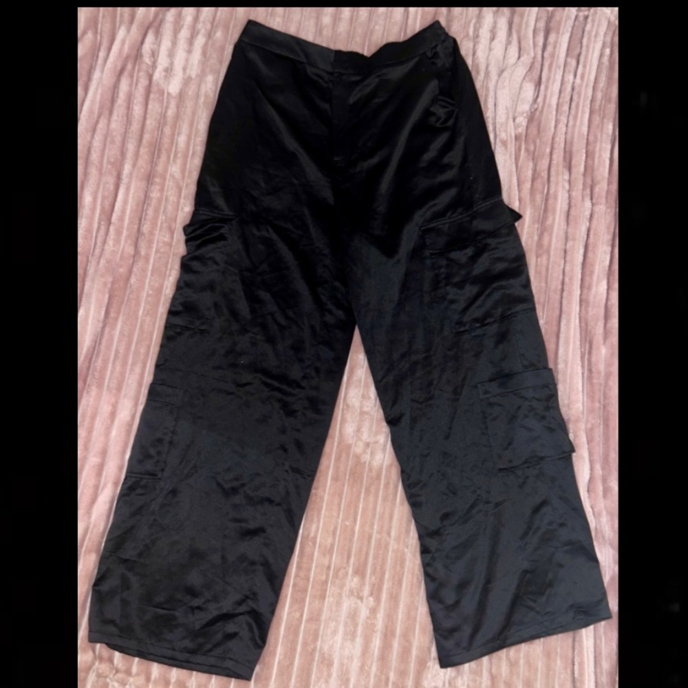 ✨Haute Monde Black Satin Wide Leg Cargo Pants✨